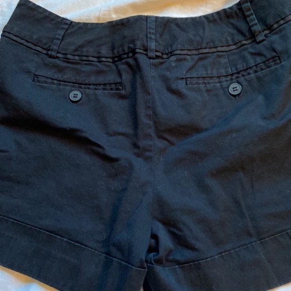 𝅺New York and Company 7th Avenue Design Studio Shorts Black Size 8 - Picture 6 of 10